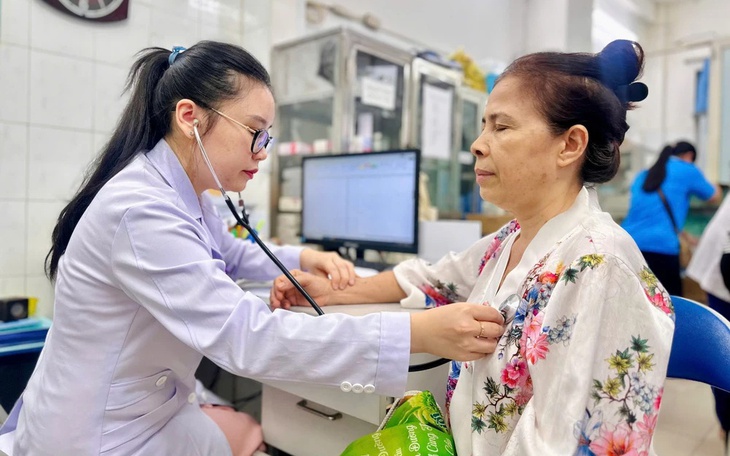Đưa y tế đến gần dân, phát hiện sớm hàng nghìn trường hợp có
nguy cơ sức khoẻ - Ảnh 6.