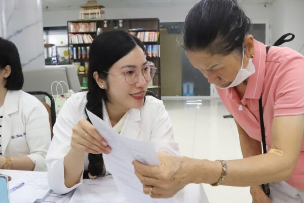 Toàn bộ bệnh viện đa khoa ở TPHCM sẽ có khu khám sức khỏe miễn phí