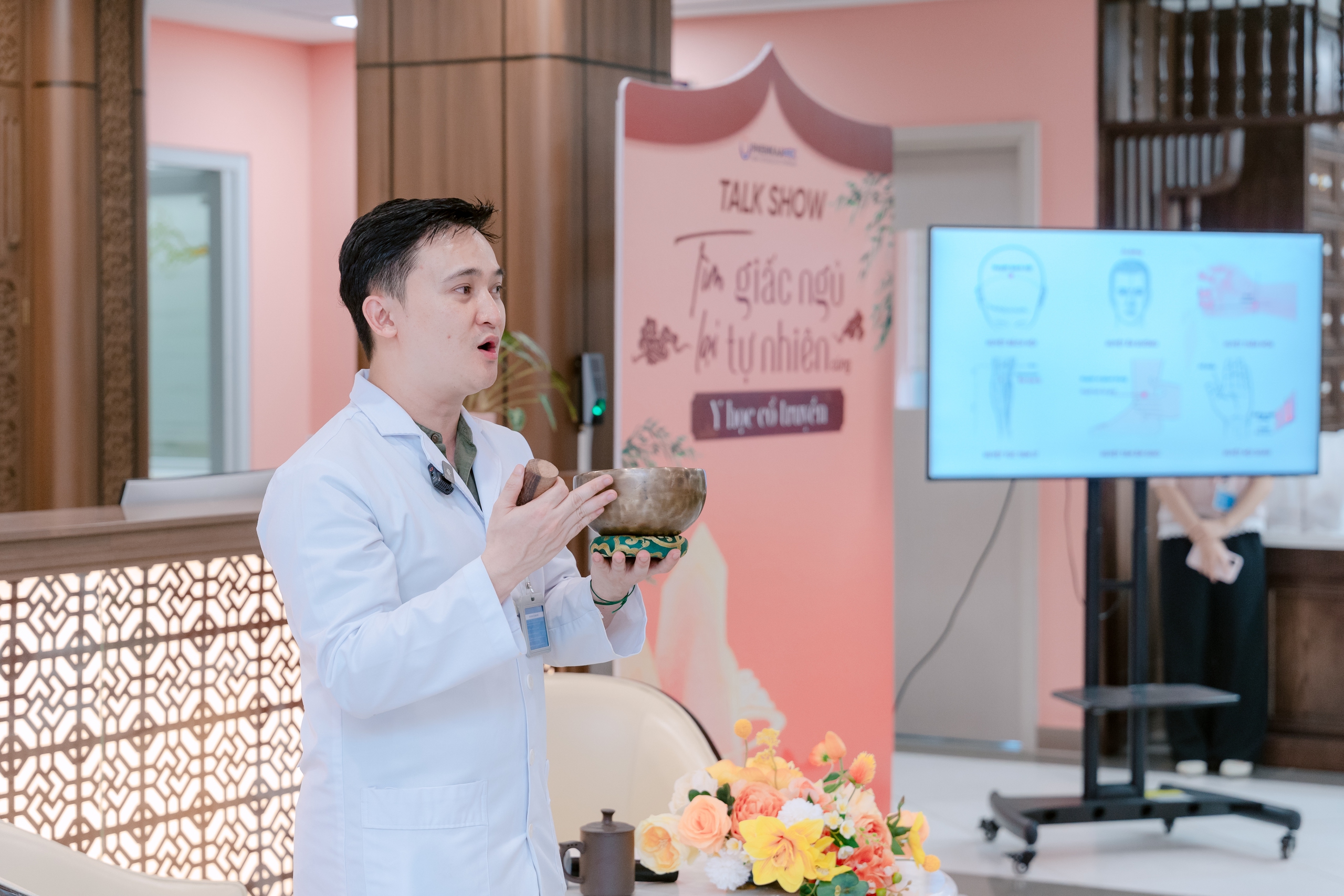 phenikaamec-than-00910-2-1780373535478949931671 Talkshow 'Tìm lại giấc ngủ tự nhiên': khi người mất ngủ được lắng nghe và thấu hiểu- Ảnh 3.
