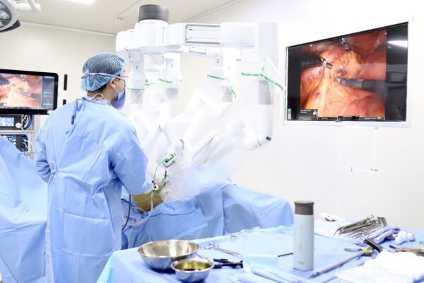 Cụ ông 74 tuổi vẫn quyết tâm chiến đấu với ung thư trực tràng