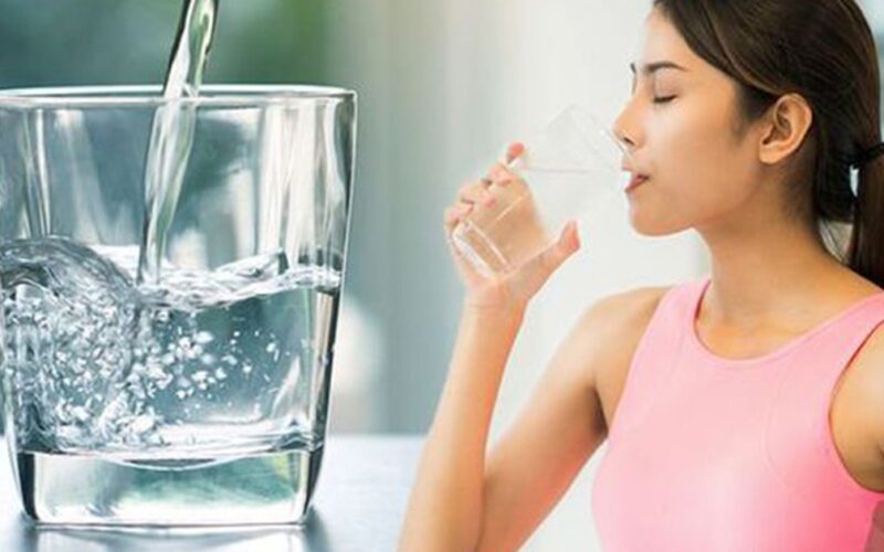 Lợi ích tuyệt vời của việc uống đủ nước đối với sức khỏe