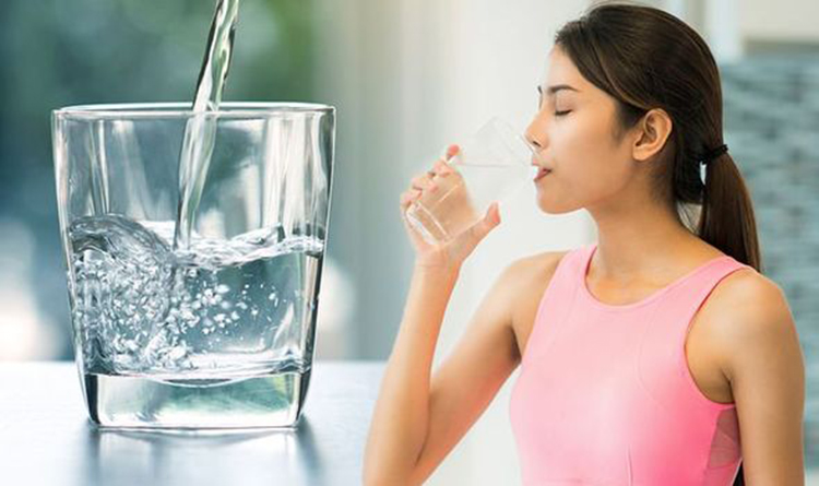 Lợi ích tuyệt vời của việc uống đủ nước đối với sức khỏe- Ảnh 1.