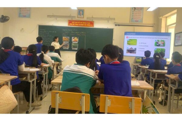 Bao giờ quyền lợi của giáo viên dạy trẻ khuyết tật được bảo đảm?