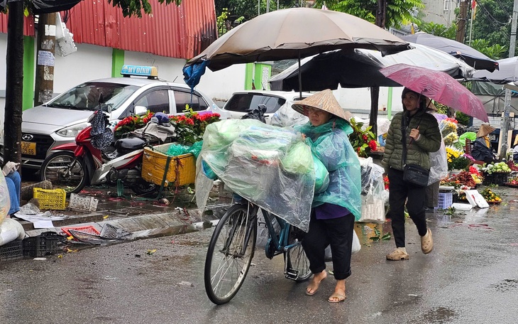 Không khí lạnh gây mưa dông diện rộng ở miền Bắc từ đêm mai