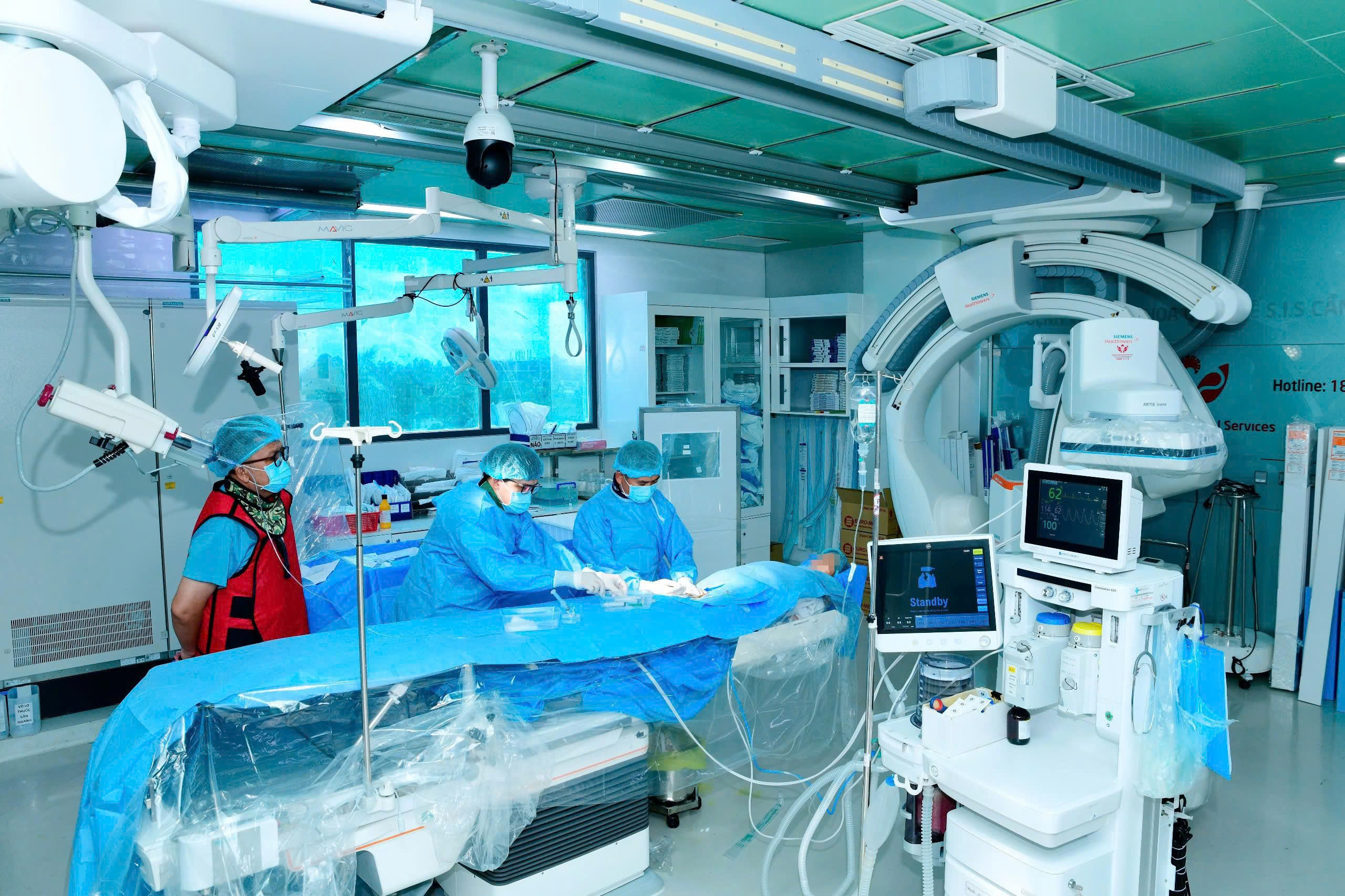 Giấc mơ sản xuất stent mạch máu não của bác sĩ miền Tây - Ảnh 2.