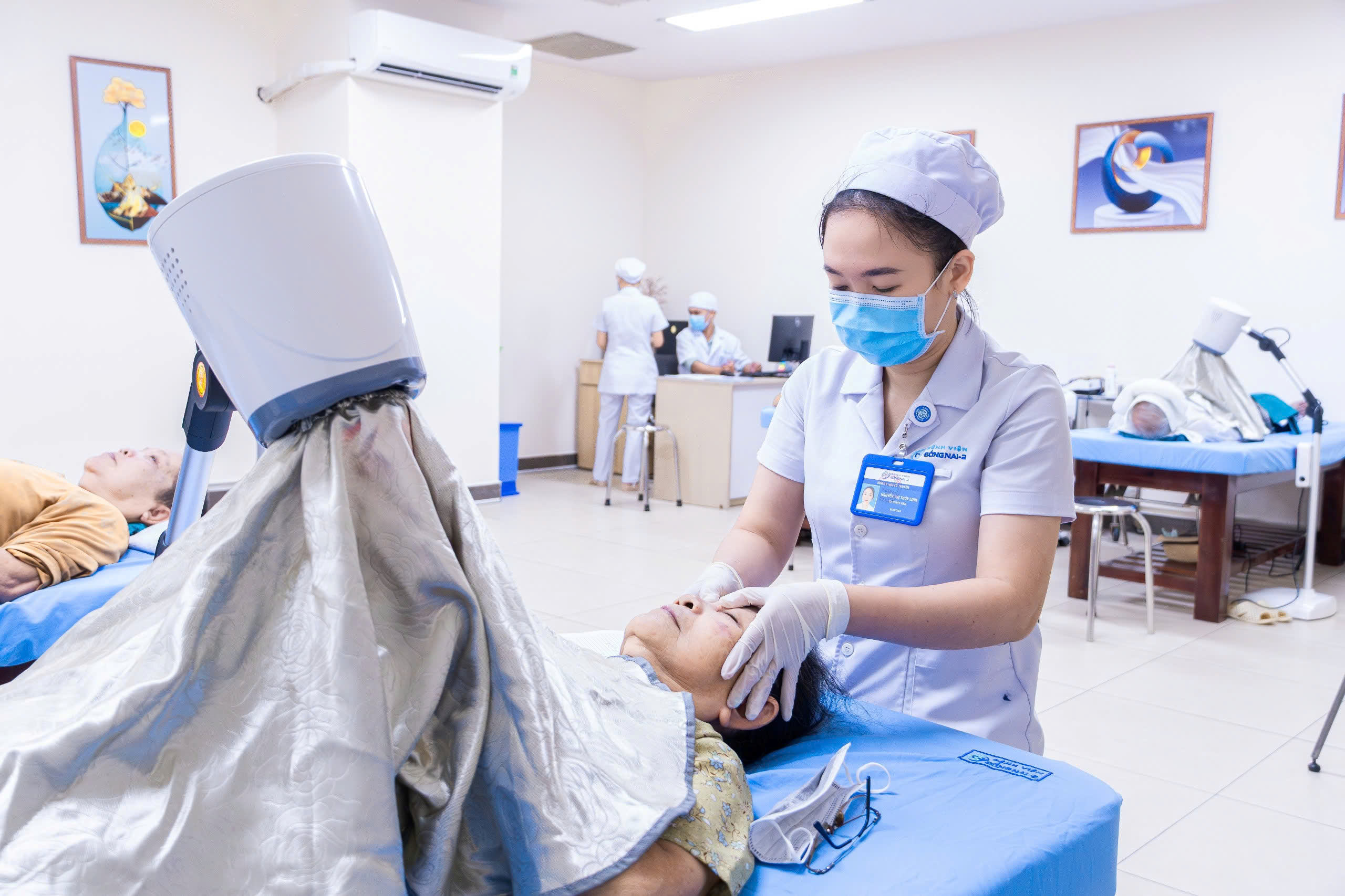 Điều trị liệt mặt và mất ngủ bằng y học cổ truyền tại Bệnh Viện Đồng Nai -2: Đừng bỏ lỡ 'thời gian vàng'- Ảnh 2.