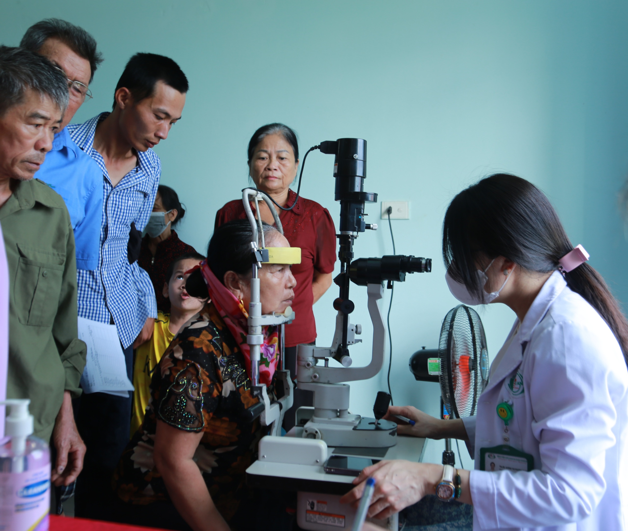 20260516091847-17789373248151975660016 Hơn 15.000 người dân Nghệ An được khám sức khỏe miễn phí trong ngày đầu ra quân- Ảnh 10.