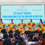 Trẻ em cần được bảo vệ cả ngoài đời thực lẫn trên không gian mạng