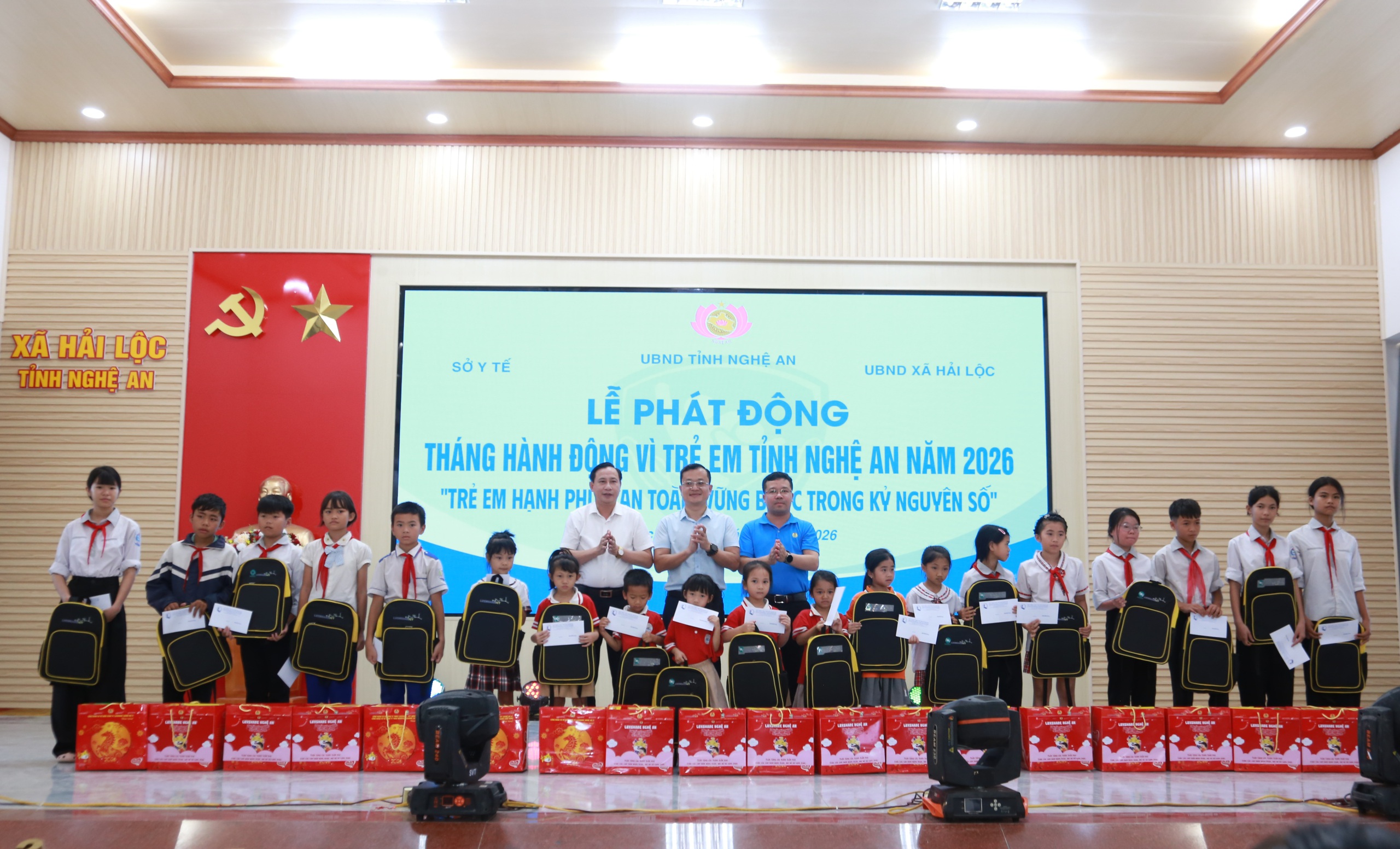 20260526090402-17797628682471787982569 Trẻ em cần được bảo vệ cả ngoài đời thực lẫn trên không gian mạng- Ảnh 5.