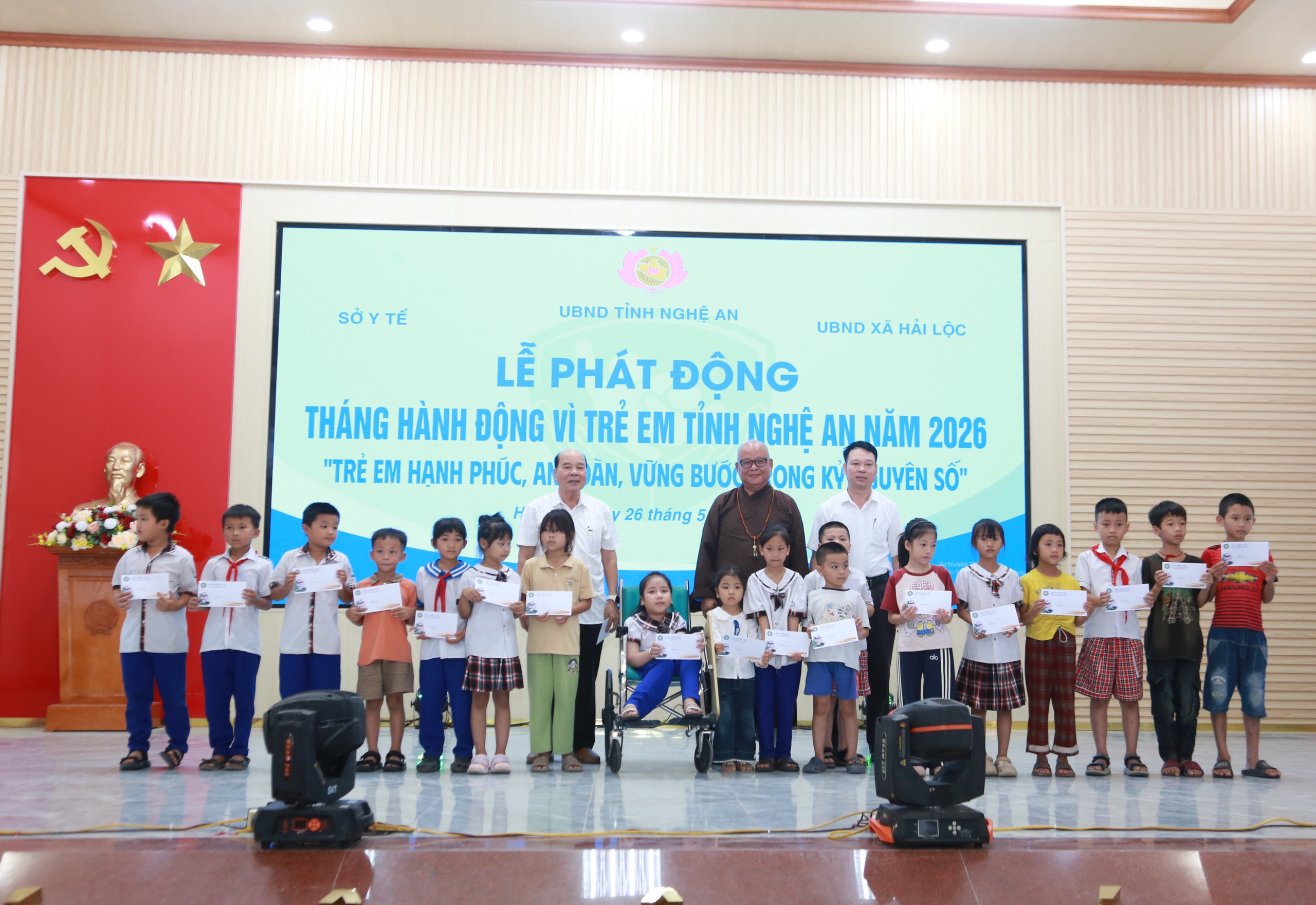20260526092056-17797628682721284781877 Trẻ em cần được bảo vệ cả ngoài đời thực lẫn trên không gian mạng- Ảnh 6.