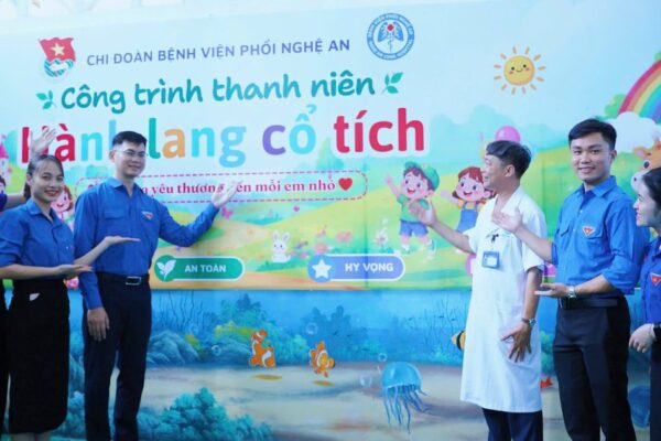 ‘Hành lang cổ tích’ giúp bệnh nhi thêm niềm vui trong điều trị