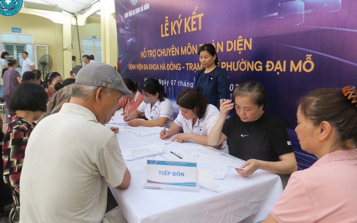 3 bệnh viện ở Hà Nội "tiếp sức" cho Trạm Y tế phường Đại Mỗ