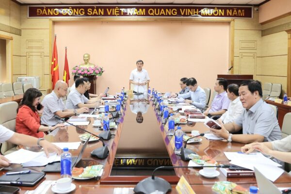 Thứ trưởng Trần Văn Thuấn yêu cầu đẩy nhanh xây dựng ngân hàng câu hỏi kiểm tra năng lực hành nghề