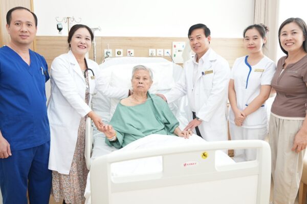 Vinmec Hải Phòng điều trị thành công cho cụ bà 93 tuổi suy đa cơ quan trên nền nhiều bệnh lý nguy hiểm