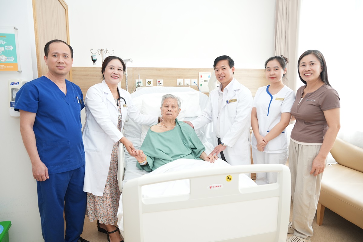Vinmec Hải Phòng điều trị thành công cho cụ bà 93 tuổi suy đa cơ quan trên nền nhiều bệnh lý nguy hiểm- Ảnh 1.