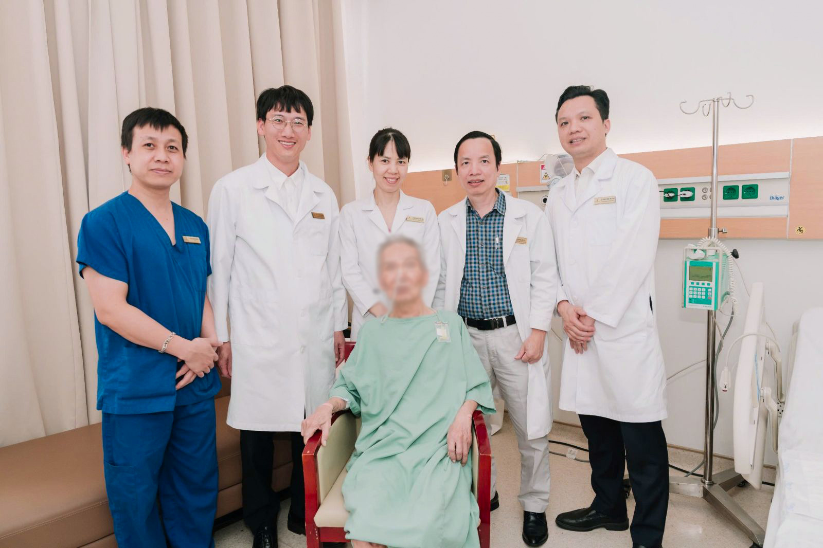Vinmec Times City giành lại sự sống cho cụ ông 81 tuổi nguy kịch vì vỡ động mạch chủ ngực- Ảnh 1.