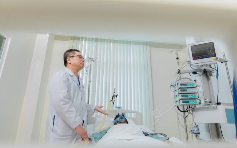 Cuộc chiến sinh tử 2 lần cứu sống nữ bệnh nhân nước ngoài ngay trên bàn can thiệp tại Vinmec Đà Nẵng