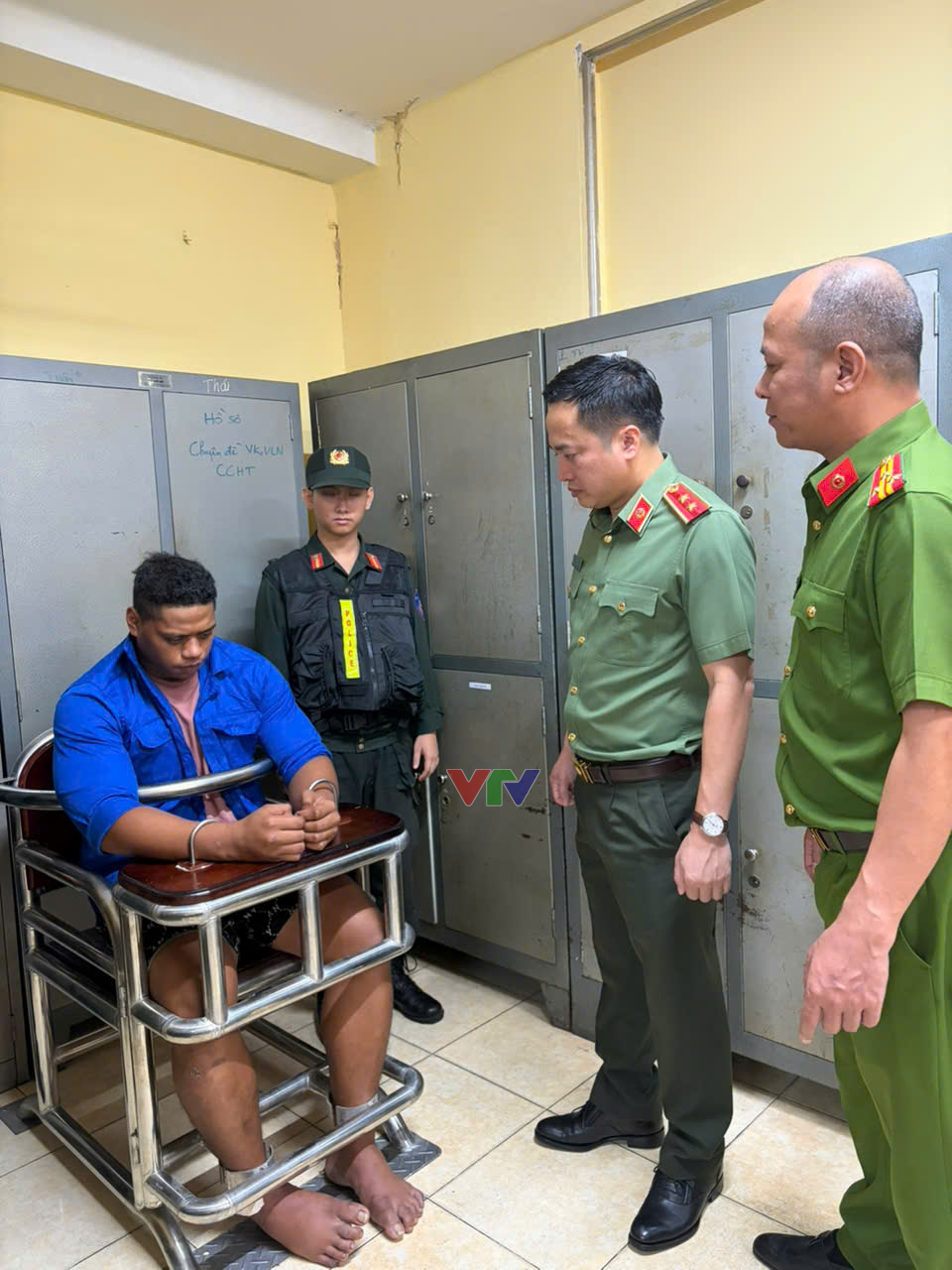 Bắt giữ hai nghi phạm bắn 2 người ngay trung tâm TPHCM- Ảnh 11.