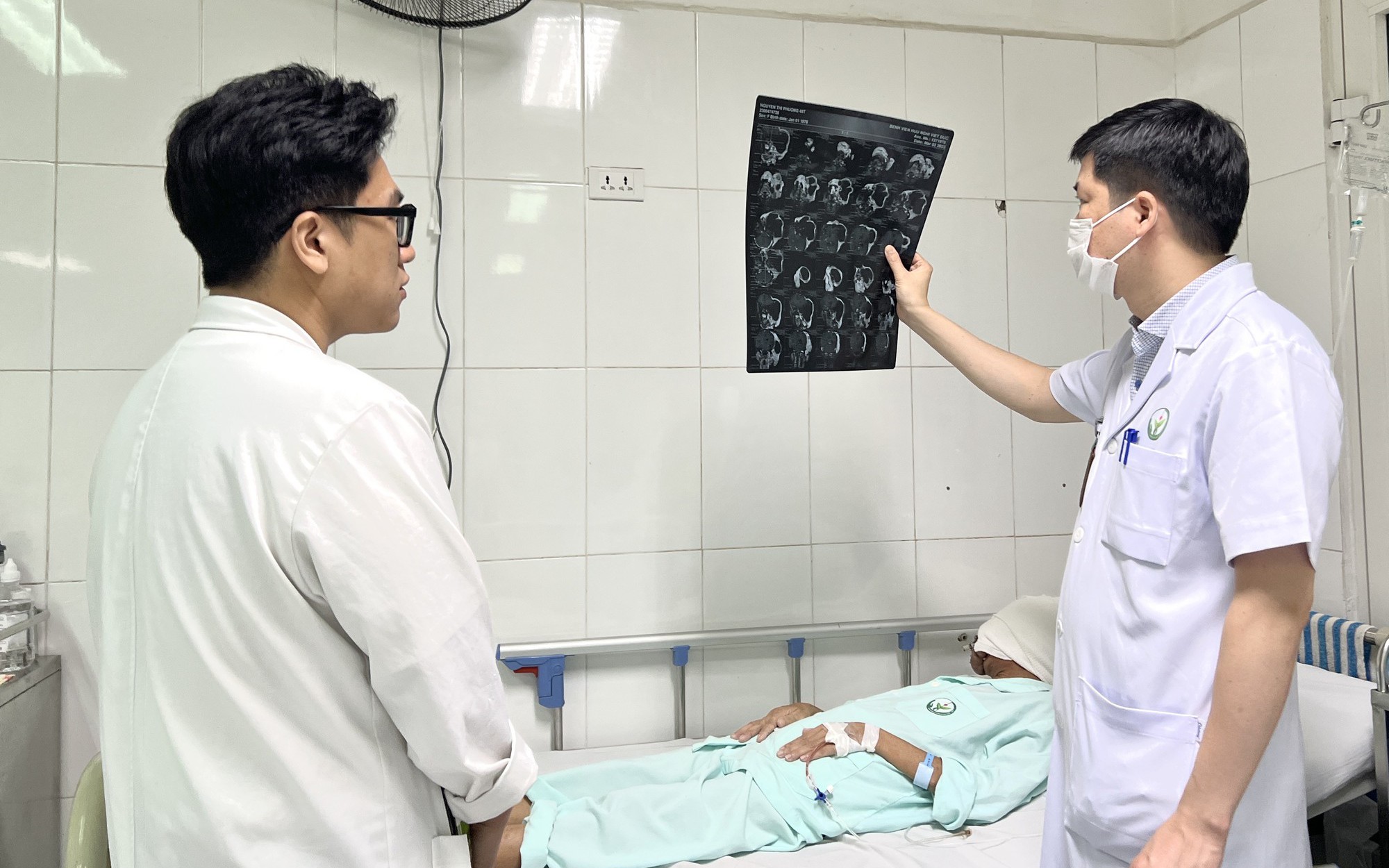 Thứ trưởng Trần Văn Thuấn yêu cầu đẩy nhanh xây dựng ngân hàng câu hỏi kiểm tra năng lực hành nghề- Ảnh 11.