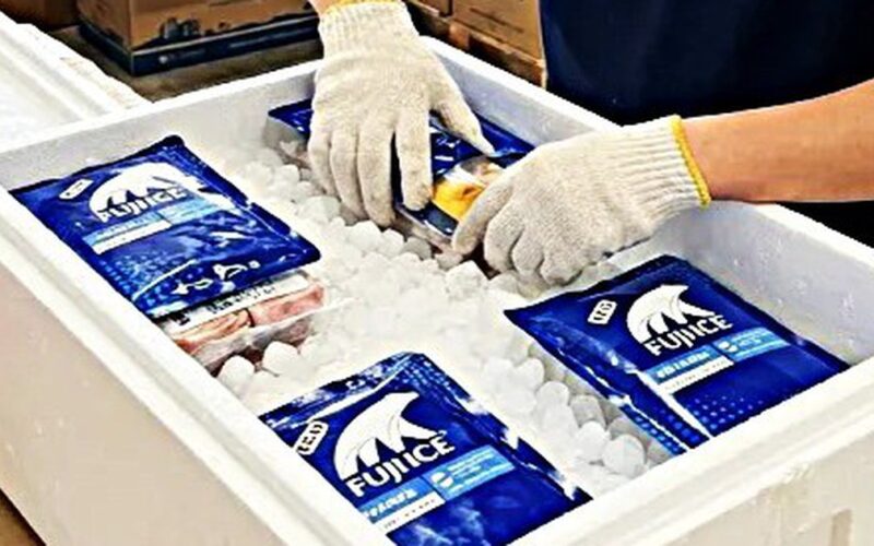 Mang đá khô bảo quản thực phẩm đi máy bay cần đặc biệt lưu ý quy định này