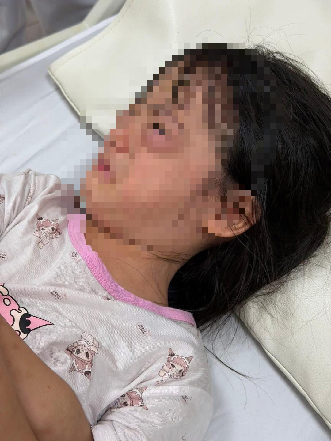 Cảnh báo ngộ độc với đồ chơi thổi bong bóng xà phòng- Ảnh 1.