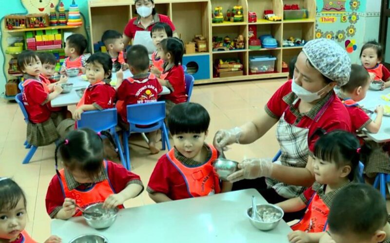 Siết chặt quản lý an toàn thực phẩm trường học: Không để thực phẩm bẩn len lỏi vào bữa ăn bán trú