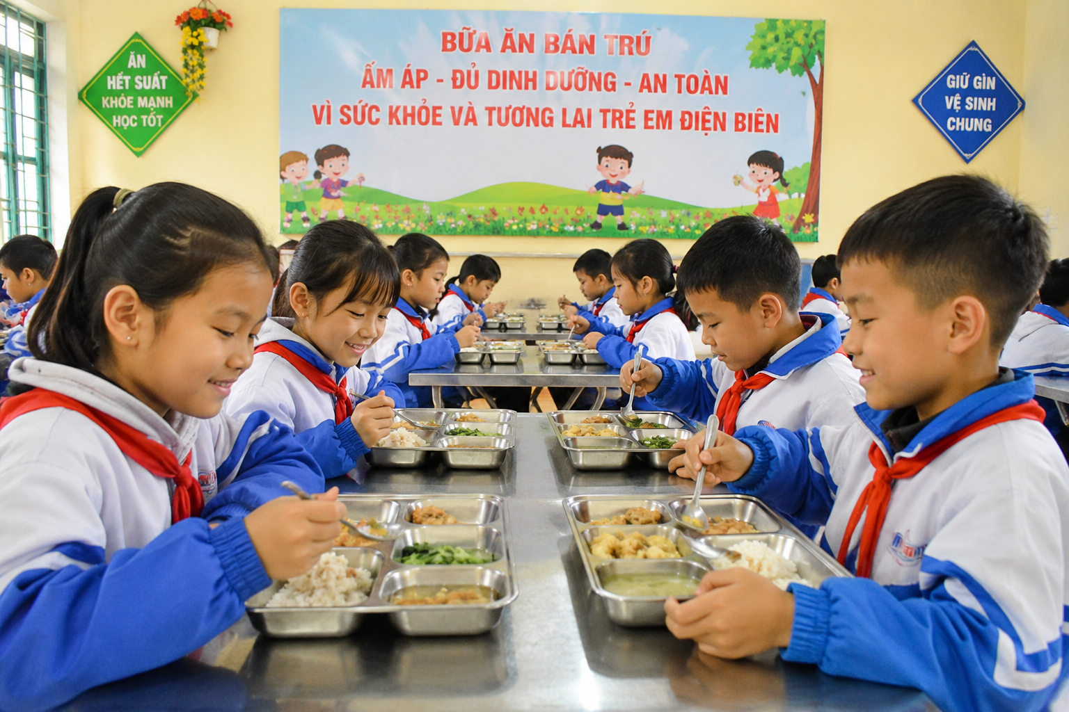 Phối hợp liên ngành tổ chức bữa ăn học đường tỉnh Điện Biên- Ảnh 1.