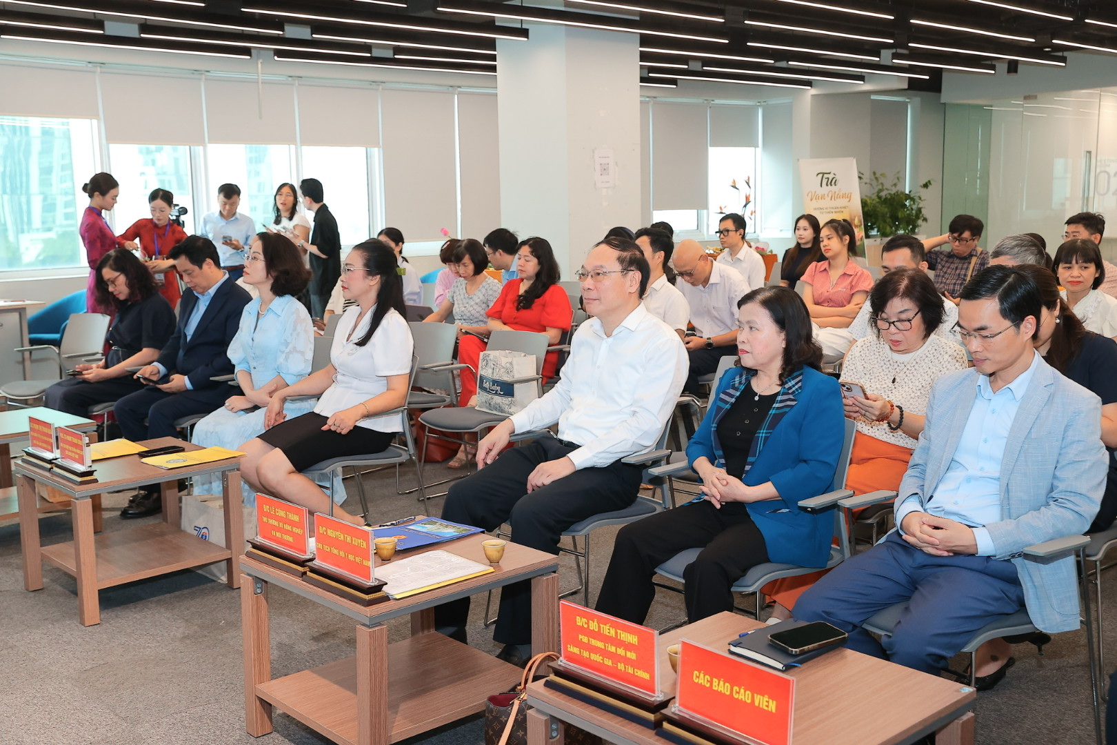 cac-bao-caio-vieb-17803887940031708781154 Phối hợp liên ngành kiểm soát kháng kháng sinh theo cách tiếp cận One Health- Ảnh 1.