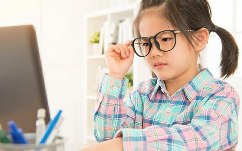 Những thói quen giúp trẻ giảm nguy cơ cận thị