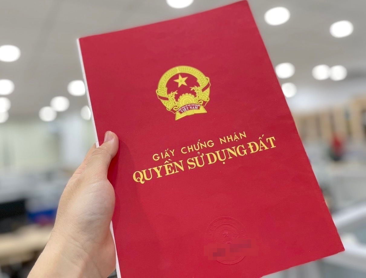 cap-so-do-17790735492481432851945 Hộ gia đình, cá nhân xin cấp sổ đỏ lần đầu ở đâu?- Ảnh 1.