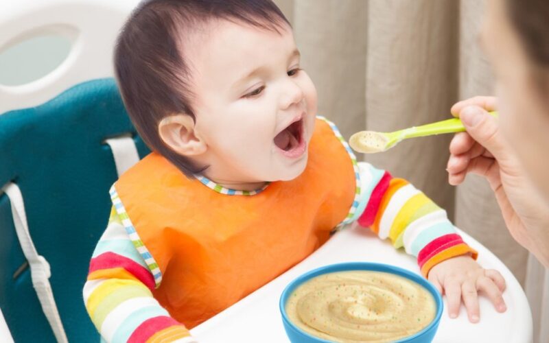 Có nên cho trẻ em ăn mì chính?