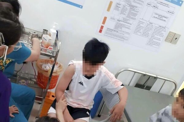 Chó nghi lên cơn dại cắn 6 người liên tiếp, một nạn nhân lộ xương