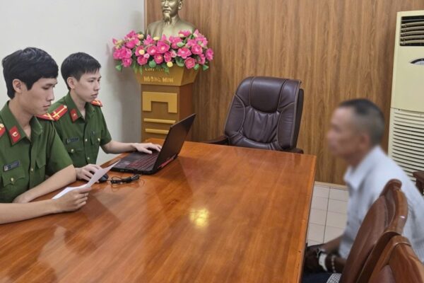 Tạm giữ hình sự người đàn ông xâm hại bé gái 6 tuổi ở Quảng Ninh