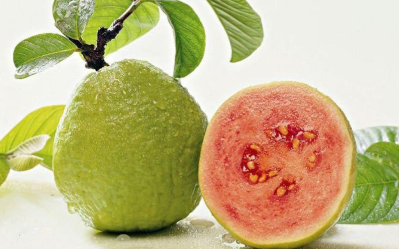 5 loại quả màu đỏ chống lão hóa và sản sinh collagen