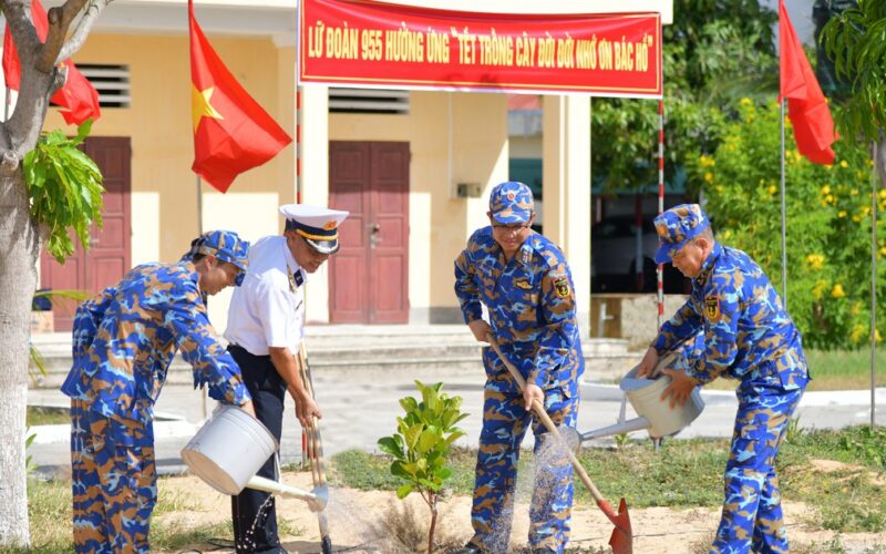 Lữ đoàn 955 phát động ‘Tết trồng cây đời đời nhớ ơn Bác Hồ’