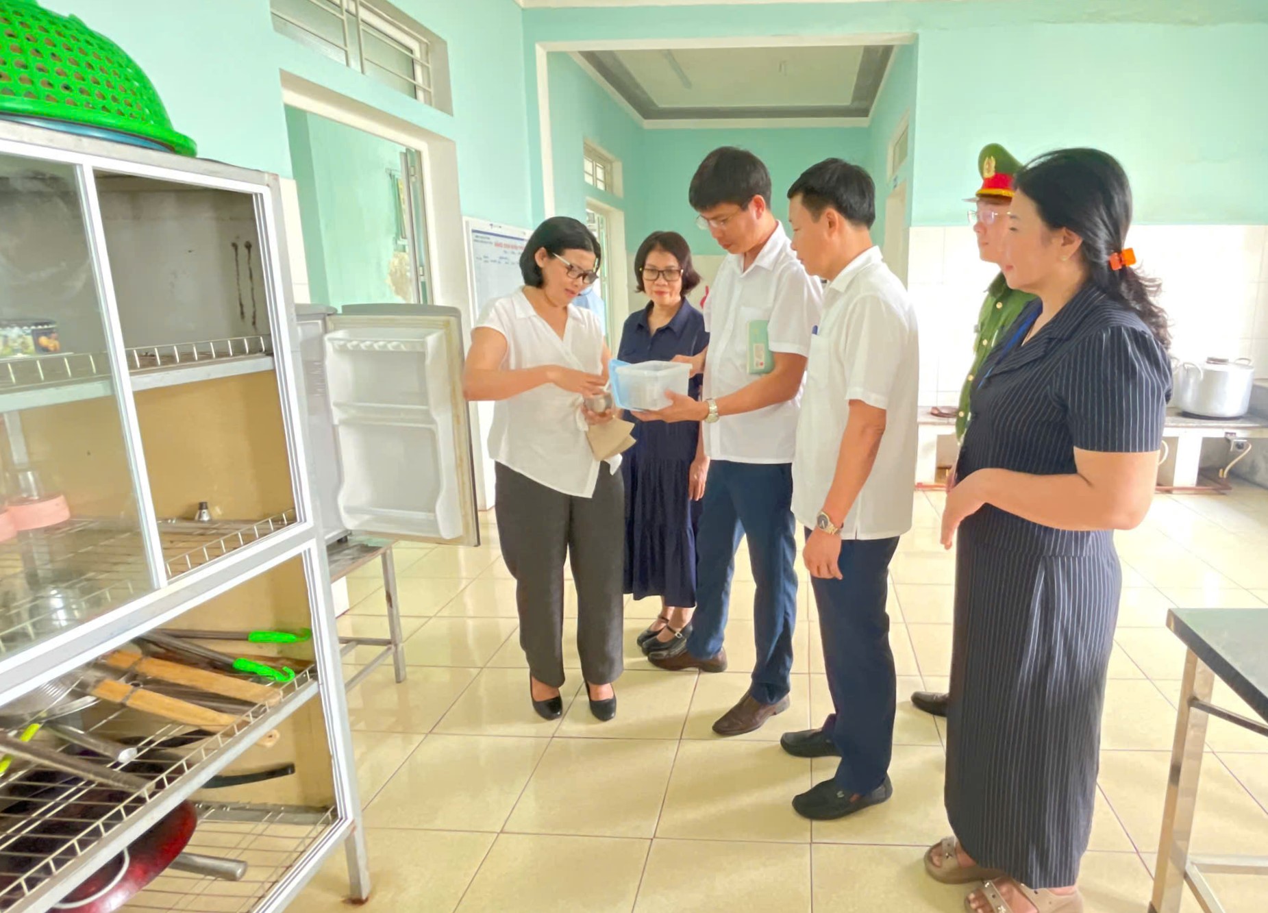 Hà Tĩnh tăng cường đảm bảo an toàn thực phẩm mùa nắng nóng- Ảnh 1.