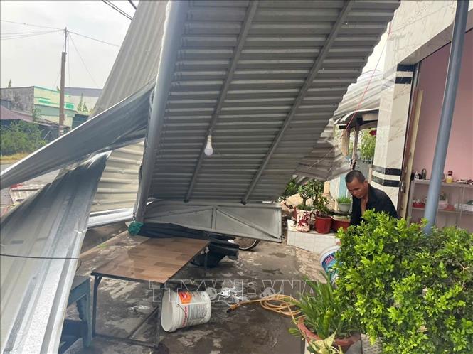 Dông lốc làm sập và tốc mái 47 căn nhà ở Đồng Tháp- Ảnh 3.