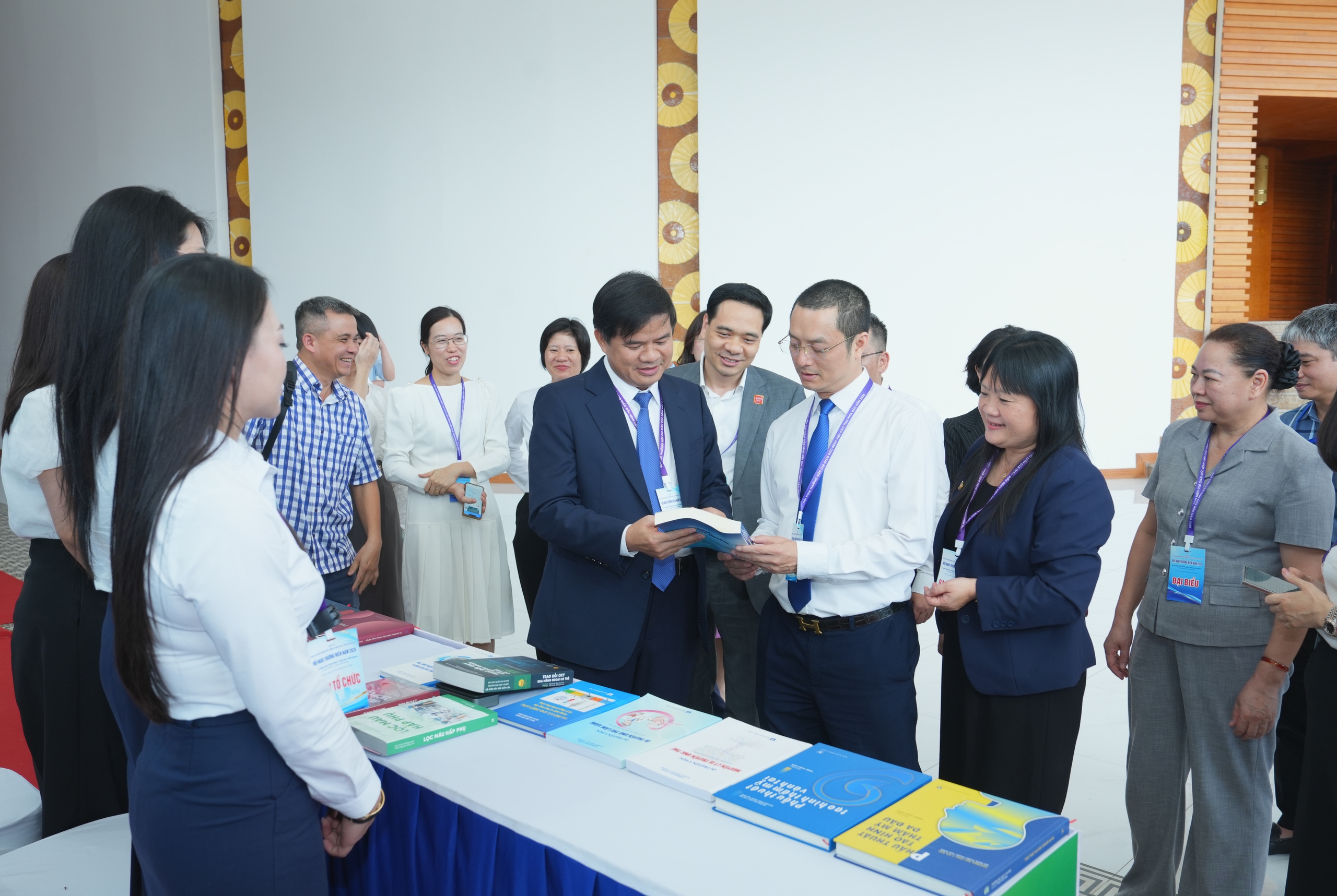 PGS.TS Đào Xuân Cơ: Công nghệ chỉ là công cụ, người bệnh mới là trung tâm - Ảnh 4.