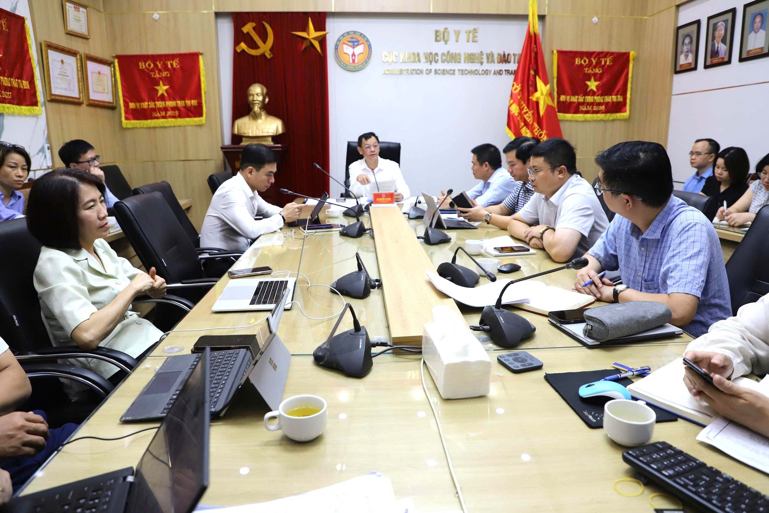 edit-anh-thuc-13-17785593841631127993270 Bộ Y tế tiếp tục đôn đốc tiến độ xây dựng cơ sở dữ liệu y tế, thúc đẩy Sổ sức khỏe điện tử
- Ảnh 2.