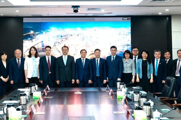Thứ trưởng Trần Văn Thuấn làm việc với Uỷ ban Y tế và Sức khoẻ Thành phố Trùng Khánh, Trung Quốc