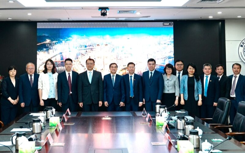 Thứ trưởng Trần Văn Thuấn làm việc với Uỷ ban Y tế và Sức khoẻ Thành phố Trùng Khánh, Trung Quốc