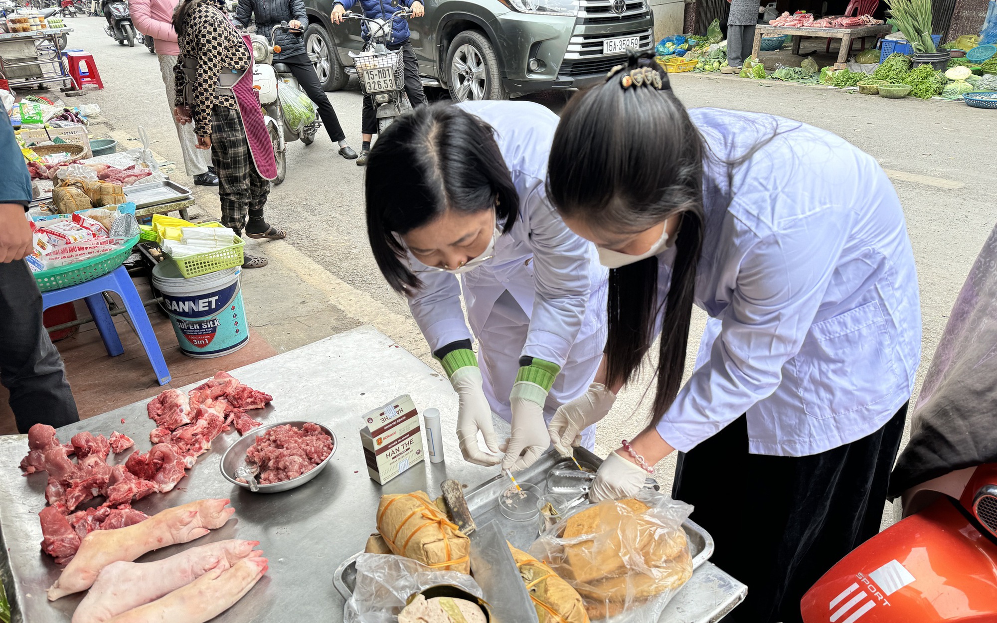 Ngộ độc thực phẩm phức tạp, mở cao điểm siết chặt bếp ăn tập thể, thức ăn đường phố