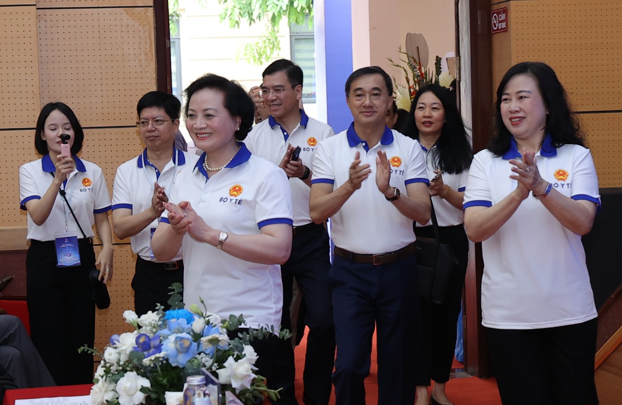 hien-tang-244-1779248206027343759541 Bộ trưởng Đào Hồng Lan: “Cho đi là còn mãi” - hồi sinh những cuộc đời- Ảnh 1.