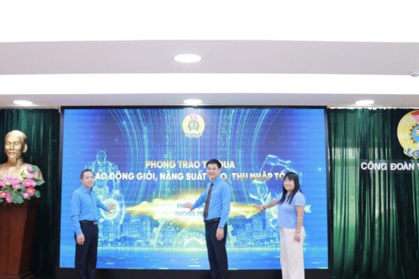 Công đoàn Y tế Việt Nam phát động phong trào thi đua ‘Lao động giỏi, năng suất cao, thu nhập tốt’