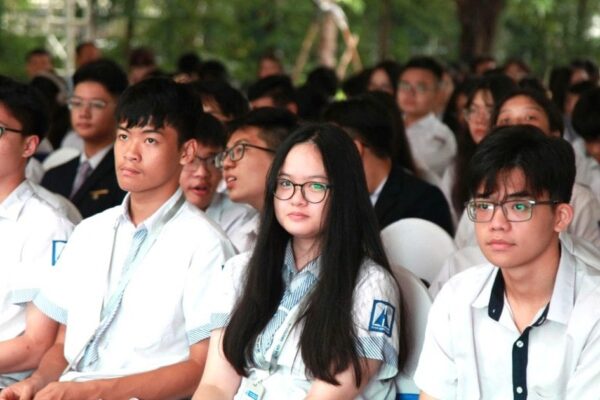 Khoảng trống dinh dưỡng ở tuổi vị thành niên khi cha mẹ bỏ quên giai đoạn vàng cuối cùng