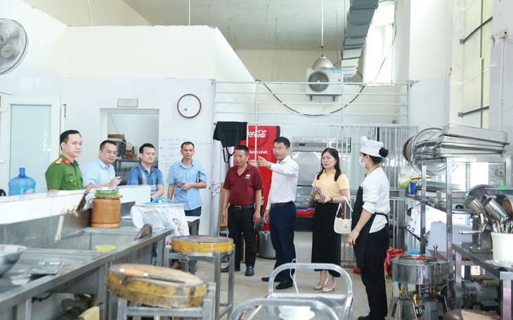 Phát hiện 7 cơ sở vi phạm an toàn thực phẩm, đề nghị xử phạt 177 triệu đồng