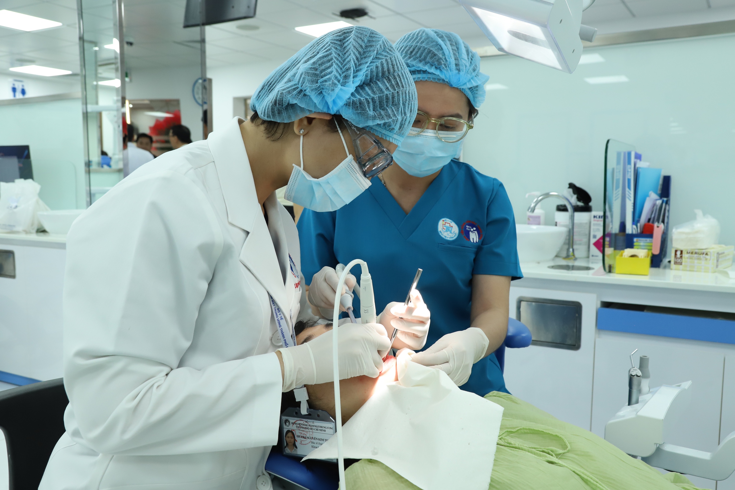 img3459-1-17801938956832115649598 TPHCM khám sàng lọc bệnh tim mạch và chăm sóc răng miệng miễn phí cho trẻ em- Ảnh 1.