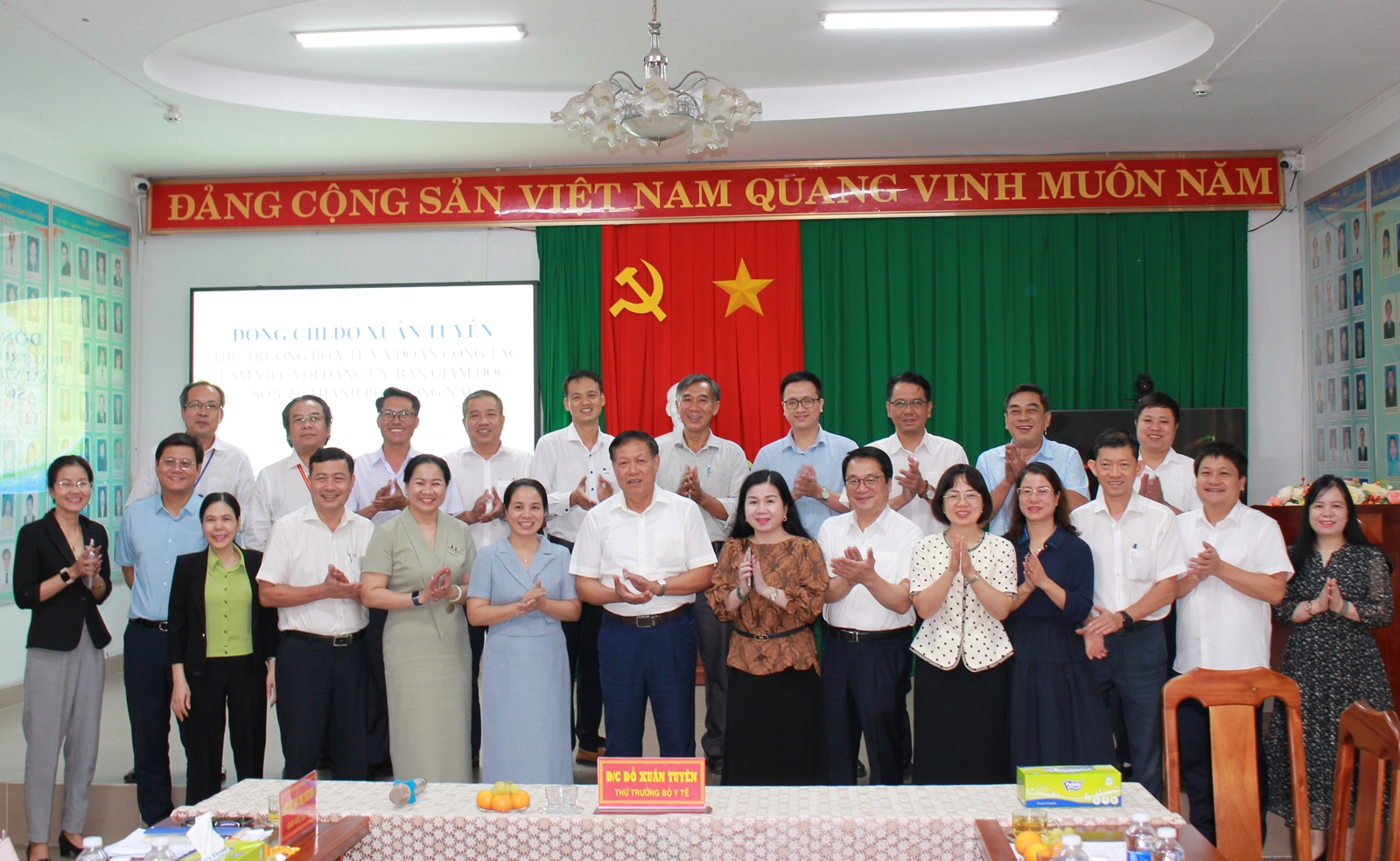 Thứ trưởng Đỗ Xuân Tuyên: Đưa y tế đến gần dân, lấy phòng bệnh làm trọng tâm- Ảnh 3.