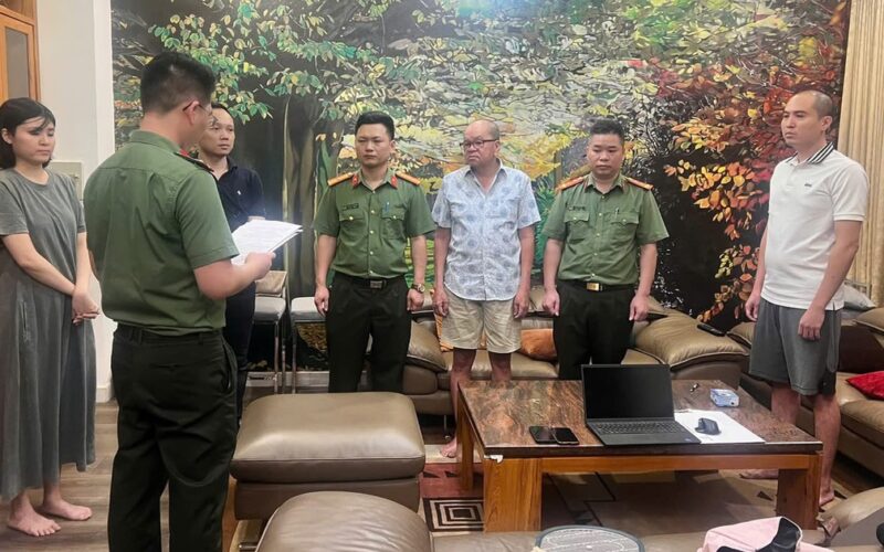 Phá đường dây vận chuyển 84 tấn phóng xạ