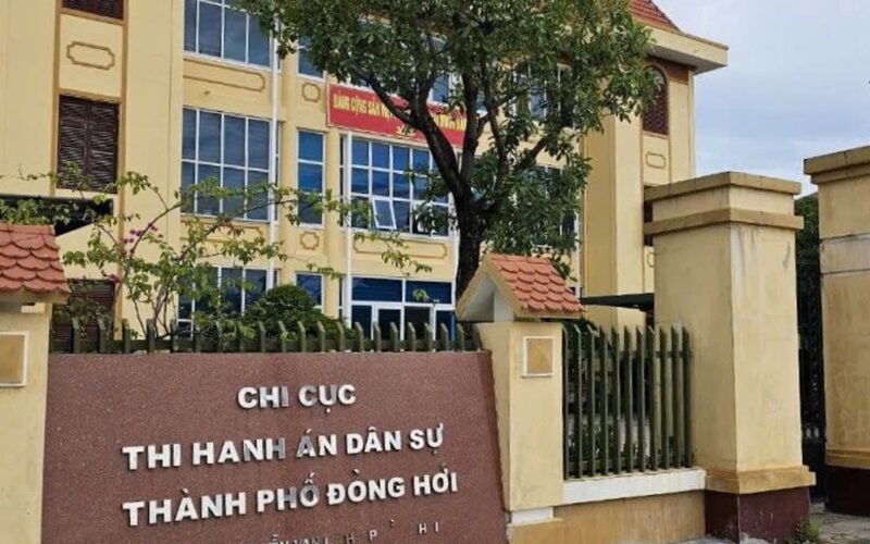 Khởi tố nguyên Chi cục trưởng Chi cục Thi hành án dân sự Đồng Hới